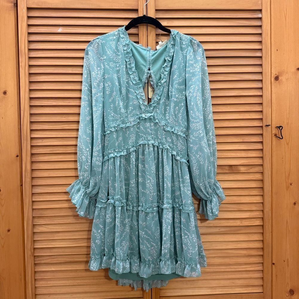NWT Entro V neck Floral Dress size medium